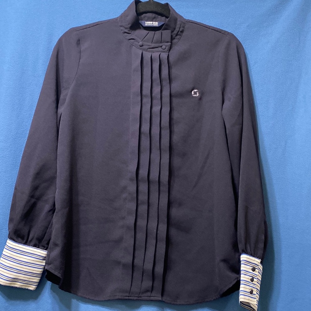 Lands’End long sleeves blouse with front hidden buttons and button cuff used
